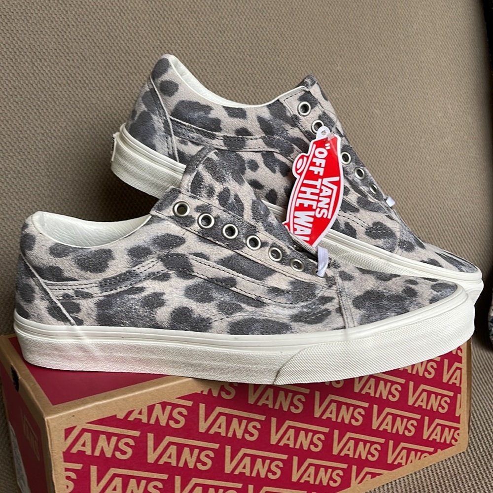Vans Women's Gray and White Leopard Print Low Top Sneakers - Picture 6 of 16
